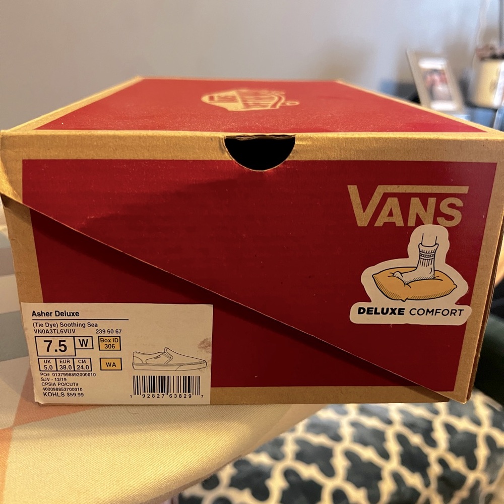 7.5W Tie dye Vans
